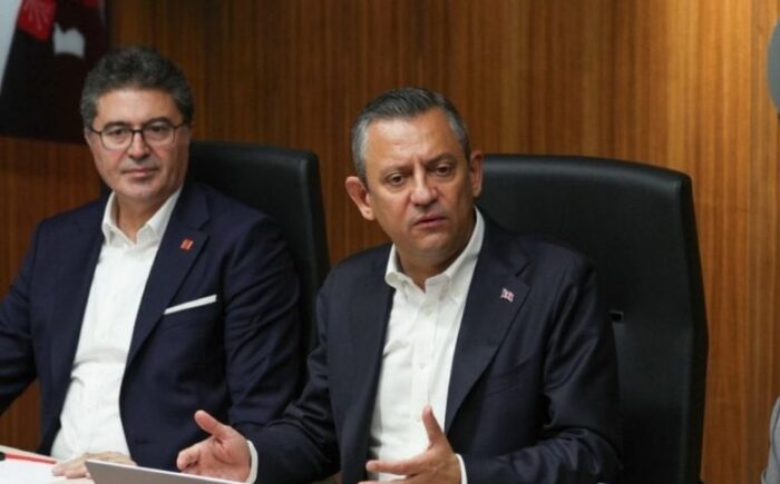 Belediye başkanlarının gözaltına alınması sonrası Özgür Özel’den jet yanıt: MYK’yı topluyor!