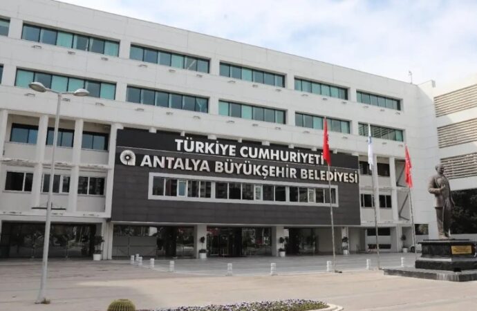 CHP’li Antalya Büyükşehir Belediyesi’ne Operasyon: Üst Düzey 3 İsim Gözaltında