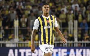 Fenerbahçe Jayden Oosterwolde ile 2028’e Kadar Sözleşme Uzattı