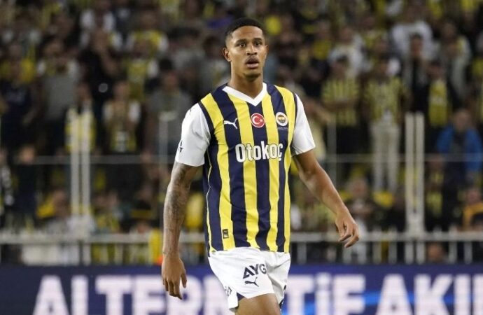 Fenerbahçe Jayden Oosterwolde ile 2028’e Kadar Sözleşme Uzattı