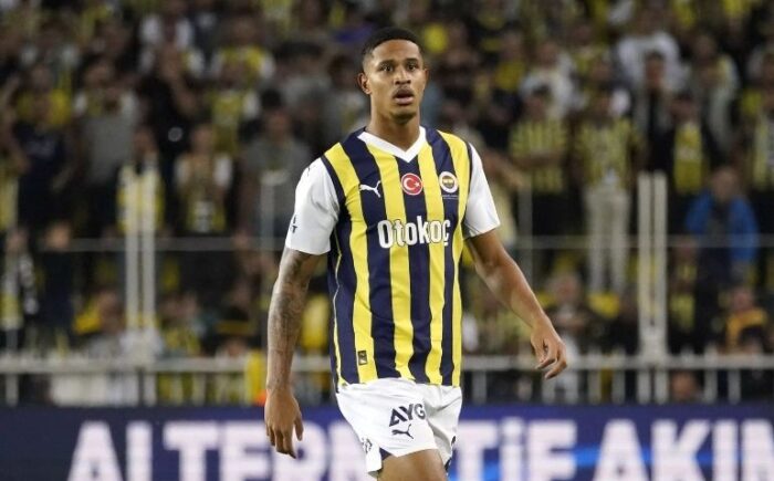 Fenerbahçe Jayden Oosterwolde ile 2028’e Kadar Sözleşme Uzattı