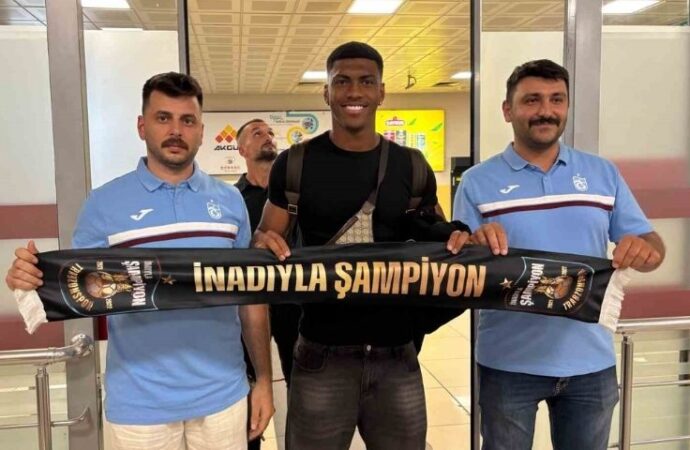 Trabzonspor’un Yeni Transferi Felipe Augusto Taraftara Seslendi