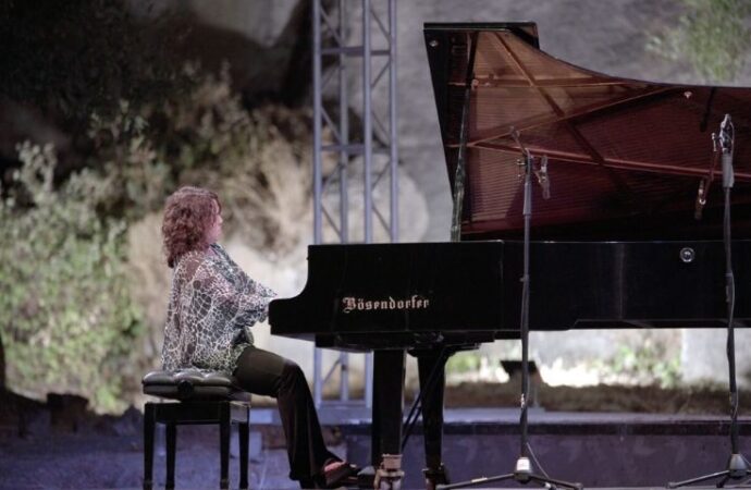Rus piyanist Katya Apekisheva’dan 22. Gümüşlük Müzik Festivali’nde seyircilere unutulmaz şölen