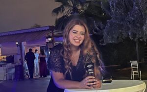 Burcu Yıldırım Parlak, başarılarıyla hep zirvede: “Yılın En İyi Çıkış Yapan Kitabı” ödülüne layık görüldü