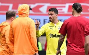 Mert Hakan’dan Kerem Aktürkoğlu’na Fenerbahçe Çağrısı!