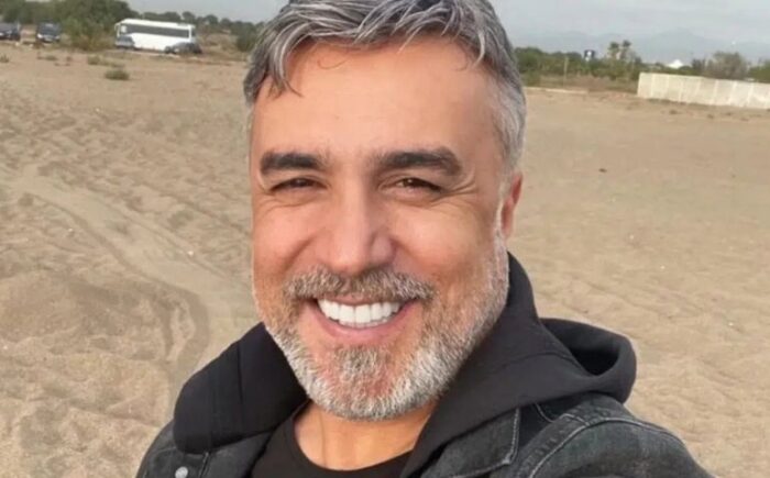 Özcan Deniz’den yeni imaj, eski defterler ve yeni proje sinyali