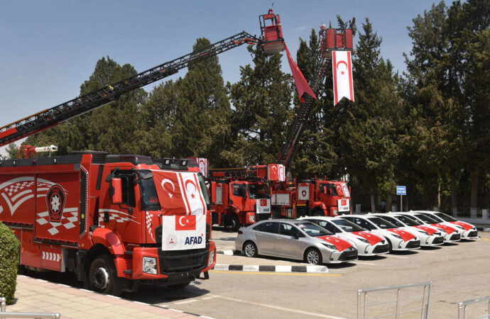 Türkiye, Kuzey Kıbrıs’a polis ve itfaiye araçları hibe etti
